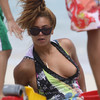 Beyonce nipple slip à Hawaï (24/04/2010)